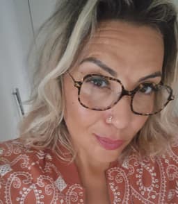 Mme Emmanuelle Bordes